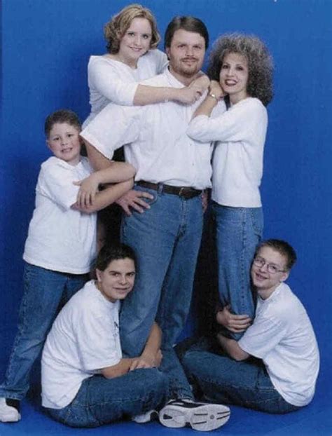 awkward funny family pictures|very awkward family photos.